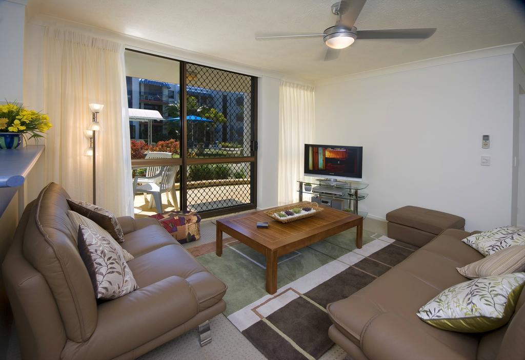 Headland Tropicana Resort Alexandra Headland Bagian luar foto