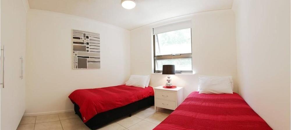 Headland Tropicana Resort Alexandra Headland Bagian luar foto