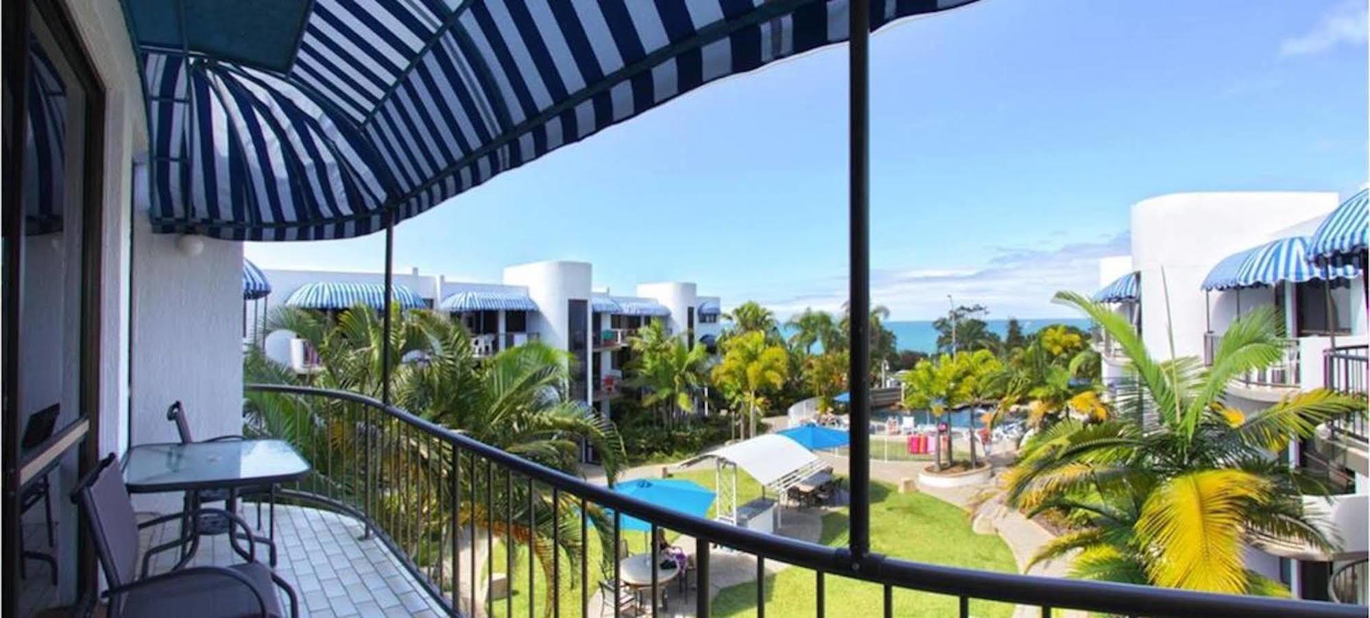 Headland Tropicana Resort Alexandra Headland Bagian luar foto