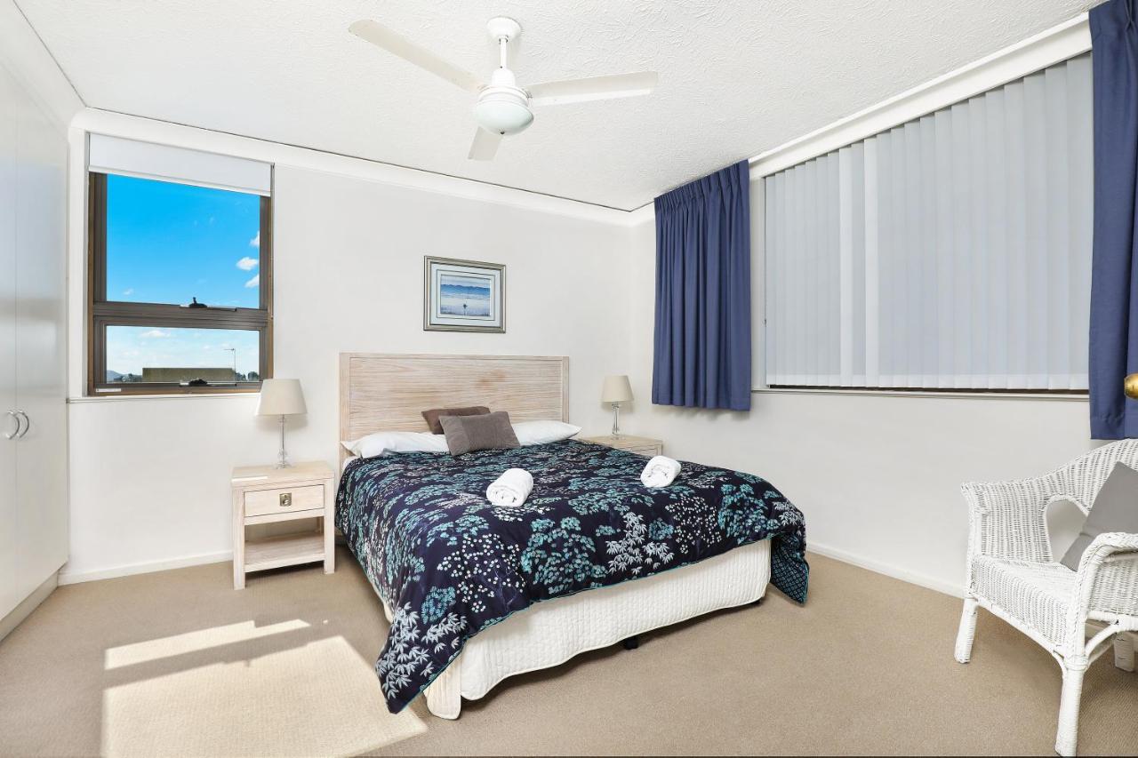 Headland Tropicana Resort Alexandra Headland Bagian luar foto